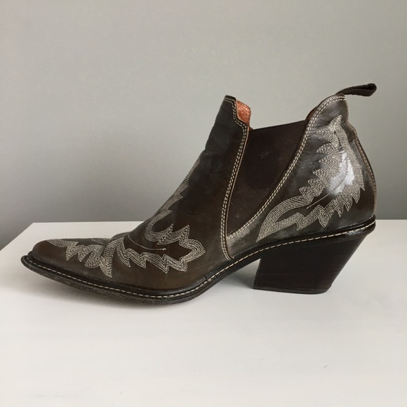 Donald Pliner, short boots - Picture 2 of 4